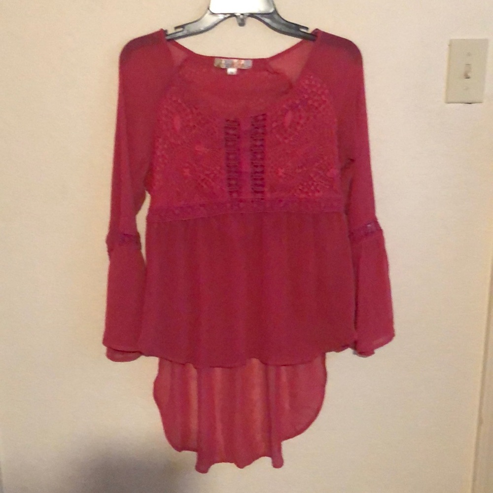 🎆 Hot pink blouse